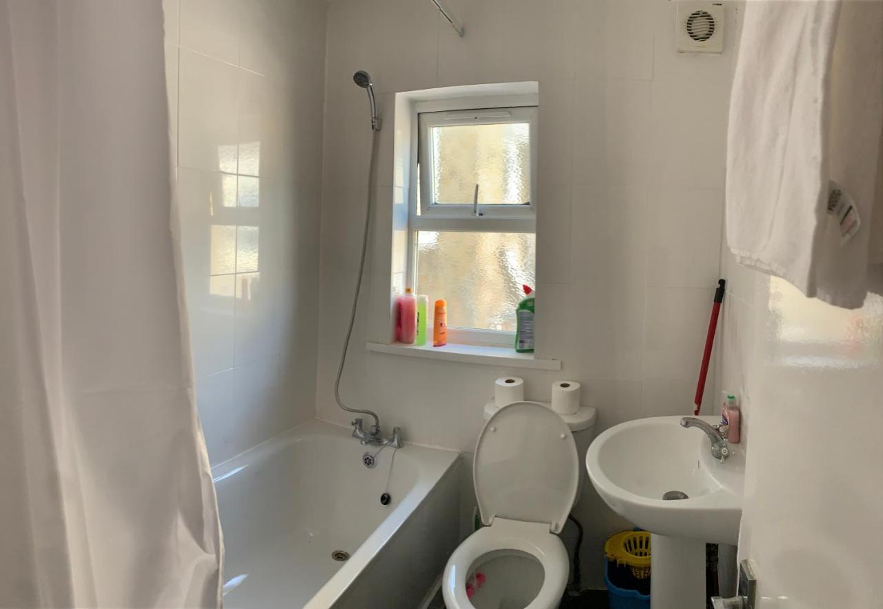 Beautiful Hoe Street First Floor One Bedroom Apartment B Walthamstow London Exterior foto
